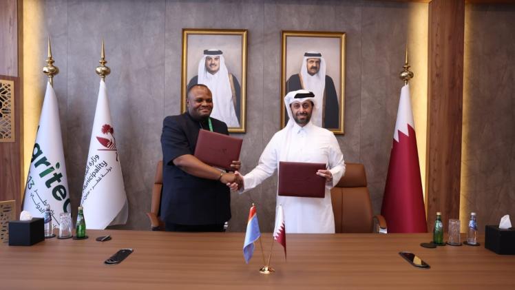 جانب من توقيع الاتفاقية