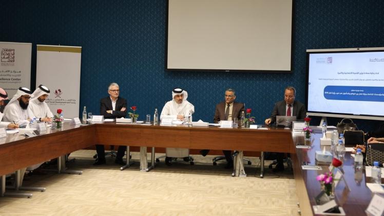 جانب من الجلسة الحوارية