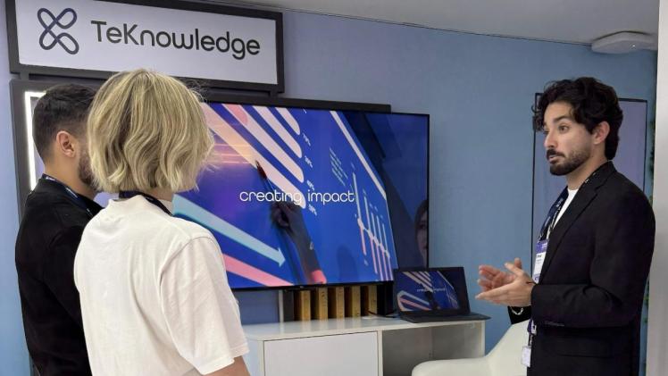 جانب من جناح شركة "تكنولدج"