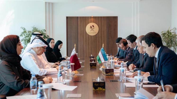 جانب من المشاورات