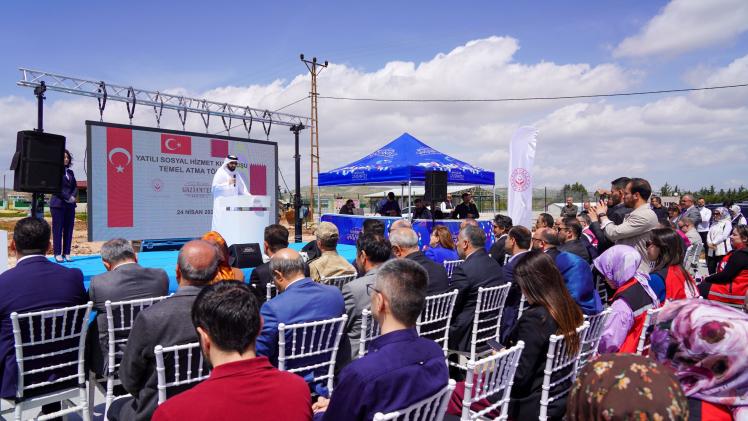 جانب من وضع حجر الأساس