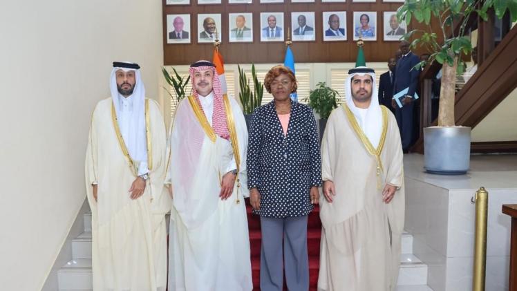 صورة جماعية للمشاركين في الاجتماع