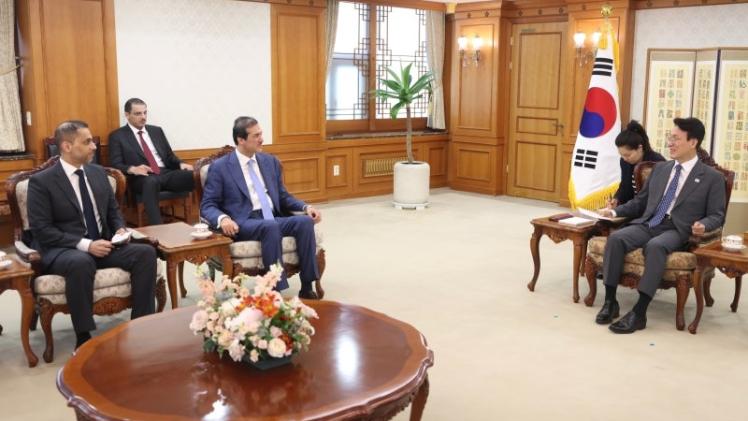 جانب من زيارة الوفد القطري إلى سول