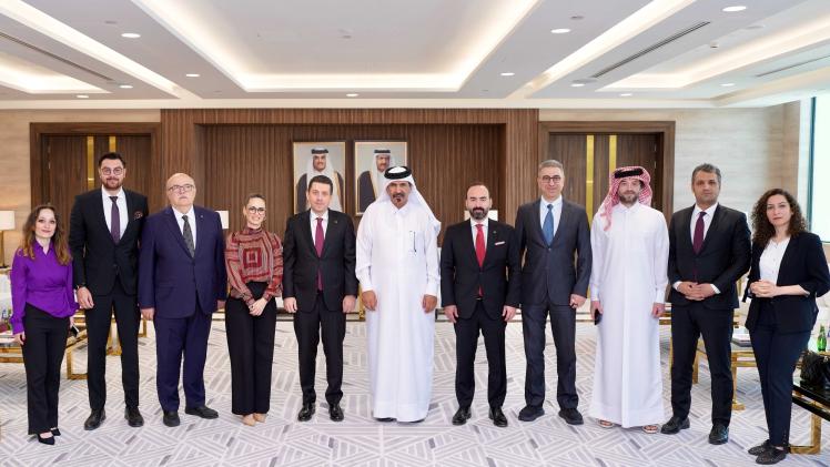 صورة جماعية للمشاركين في الاجتماع