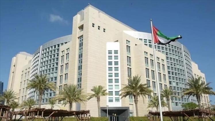 الإمارات تنفي نقل أو تحويل أي مبالغ مالية إلى إيران