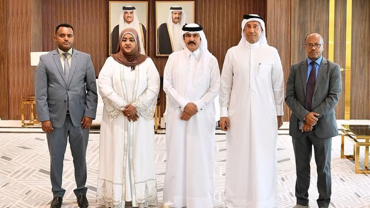 صورة جماعية للمشاركين بالاجتماع