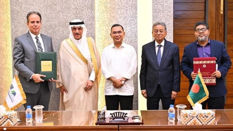جانب من توقيع الاتفاقية