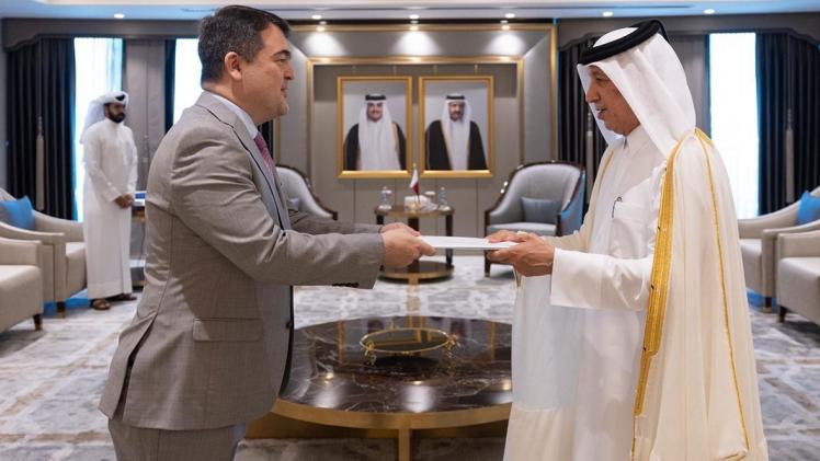 جانب من تسلم أوراق الاعتماد