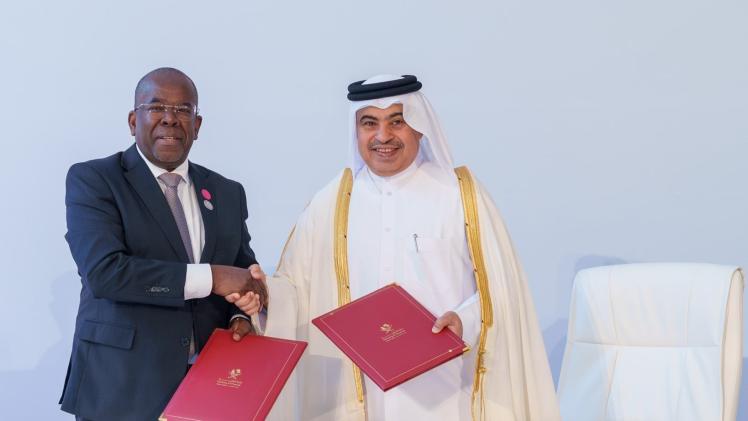 جانب من توقيع الاتفاقية