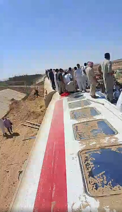 546500-الاهالي-فى-محاولات-لانقاذ-الركاب