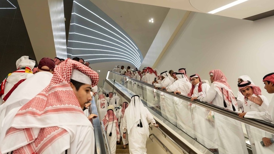 G7zeNZVW0AAmAo4 (1) Cropped