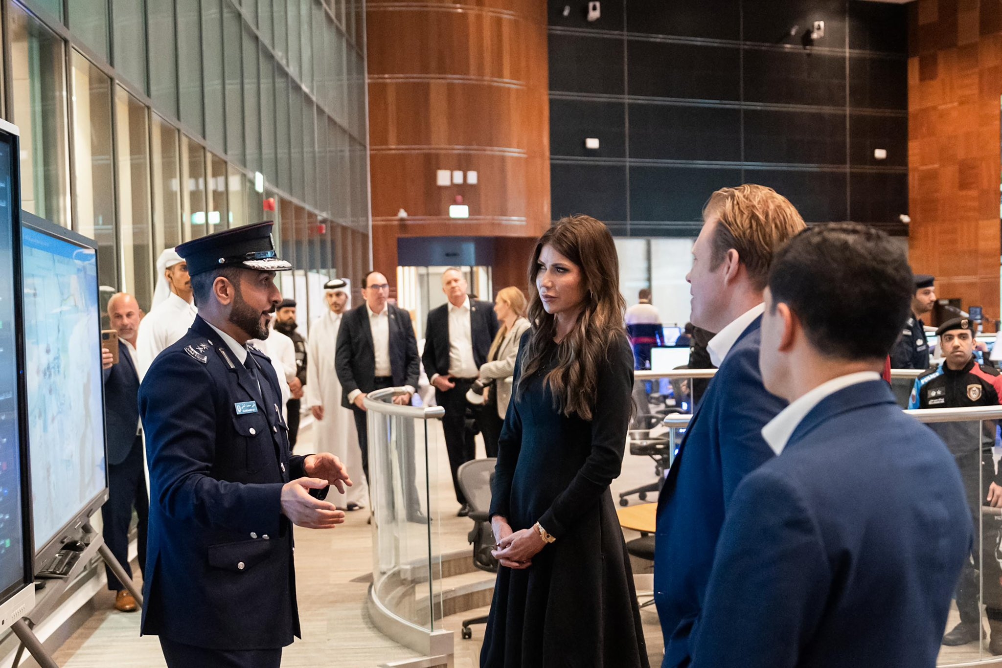 G8dhF5OWEAAGhIE.jfif