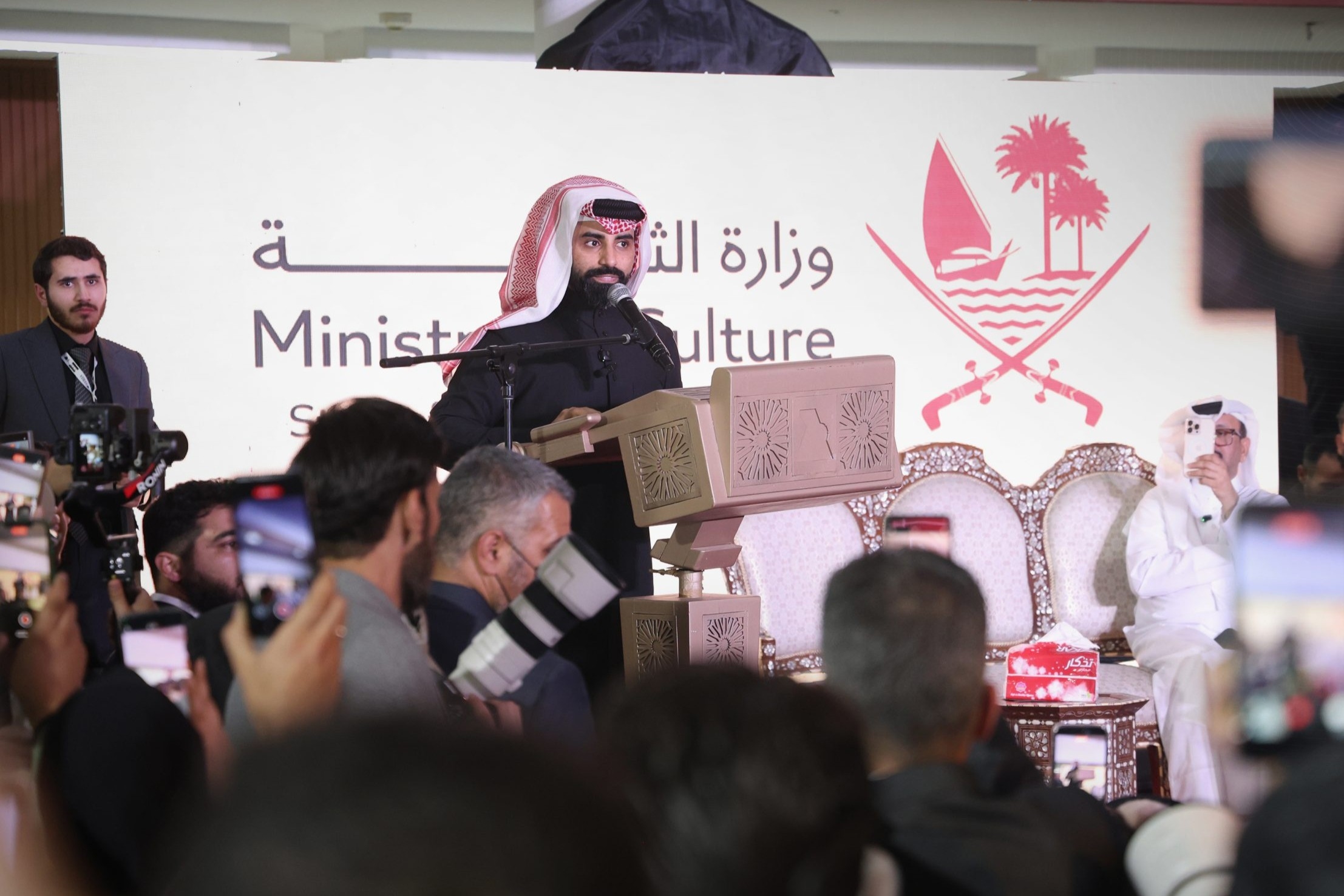 HAut6wcW4AIUTKO.jfif