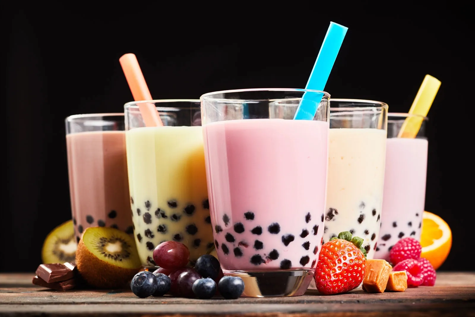 Five-glasses-of-boba-with-different-colors-and-flavors