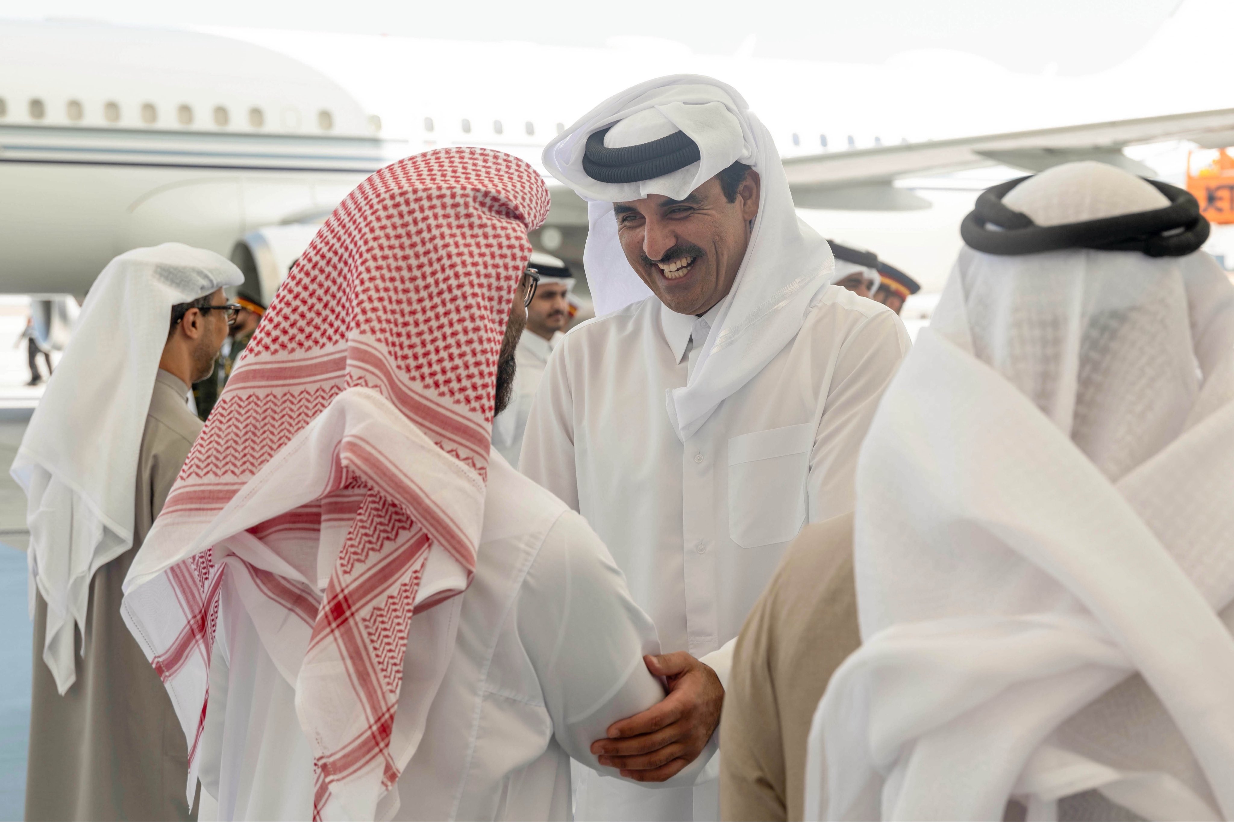 HBHU-GzW0AA3dWY.jfif