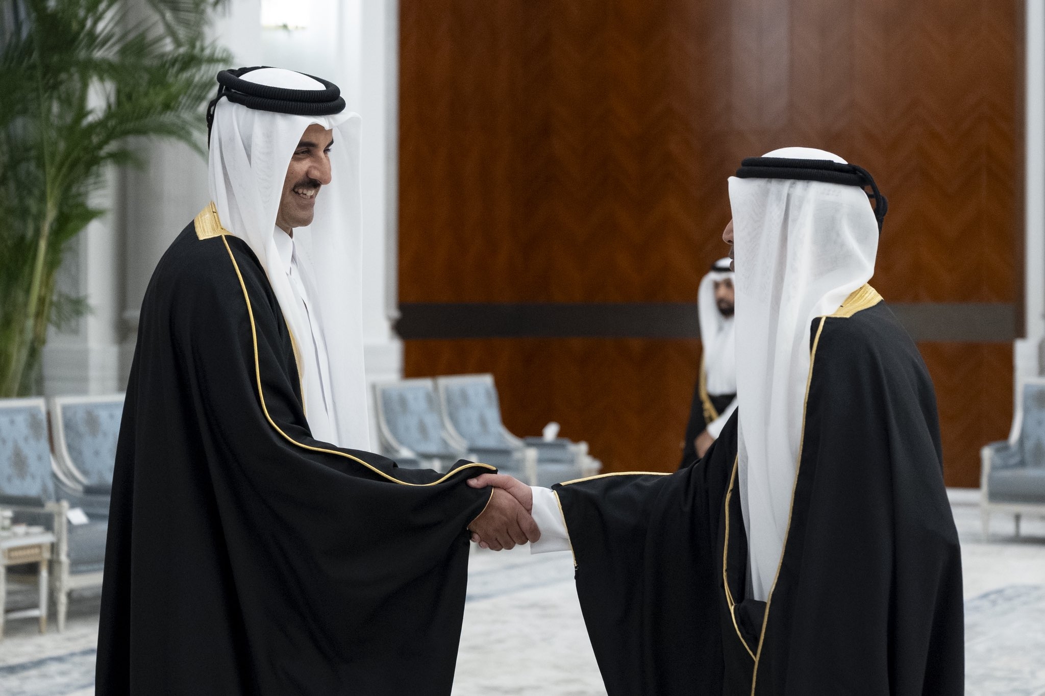 HB8AYS-WcAAdPhU.jfif