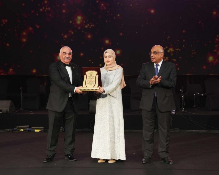 HAUz3jaXsAAbNza.jfif