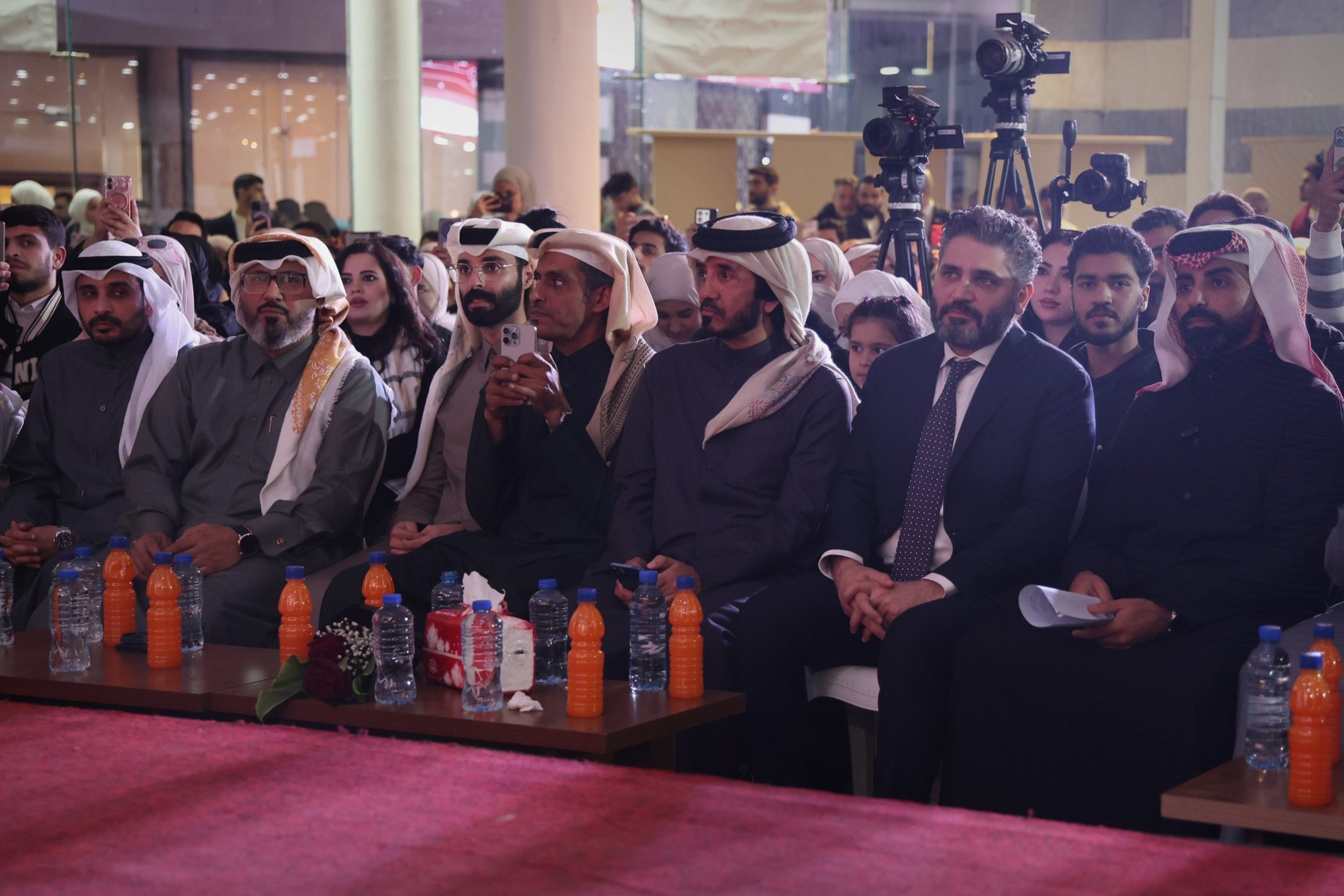 HAut6waW4AkcH4b.jfif