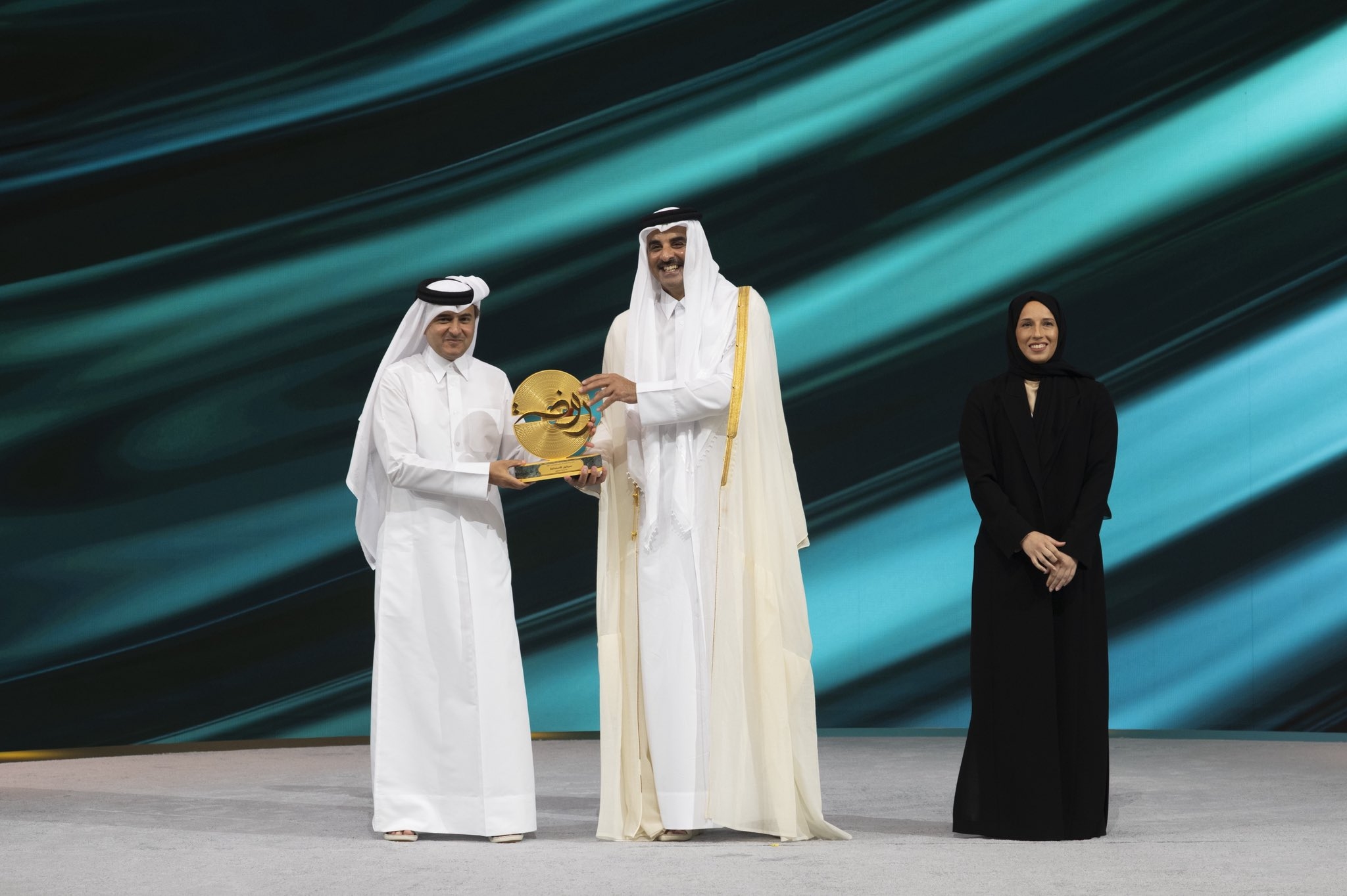 HFJOWJZWwAAztPr.jfif